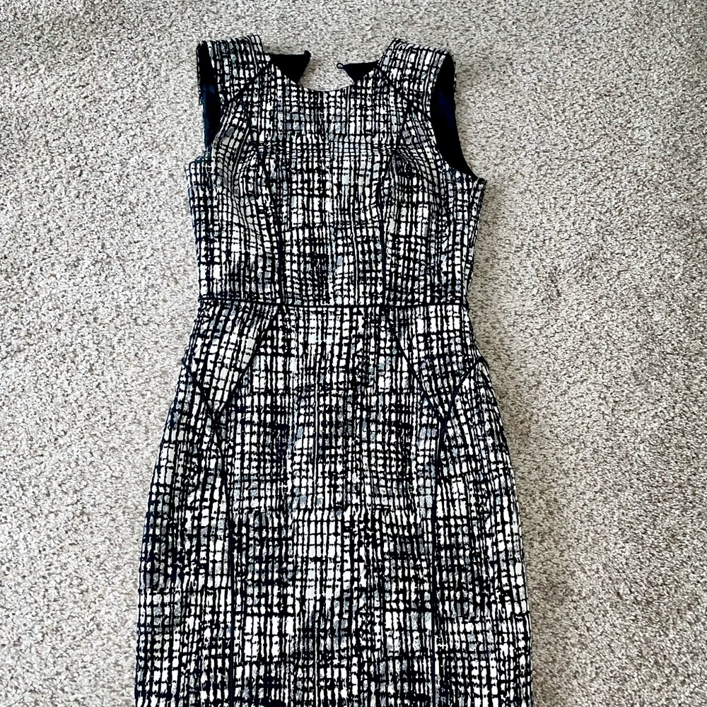 H&M Fitted patterned dress